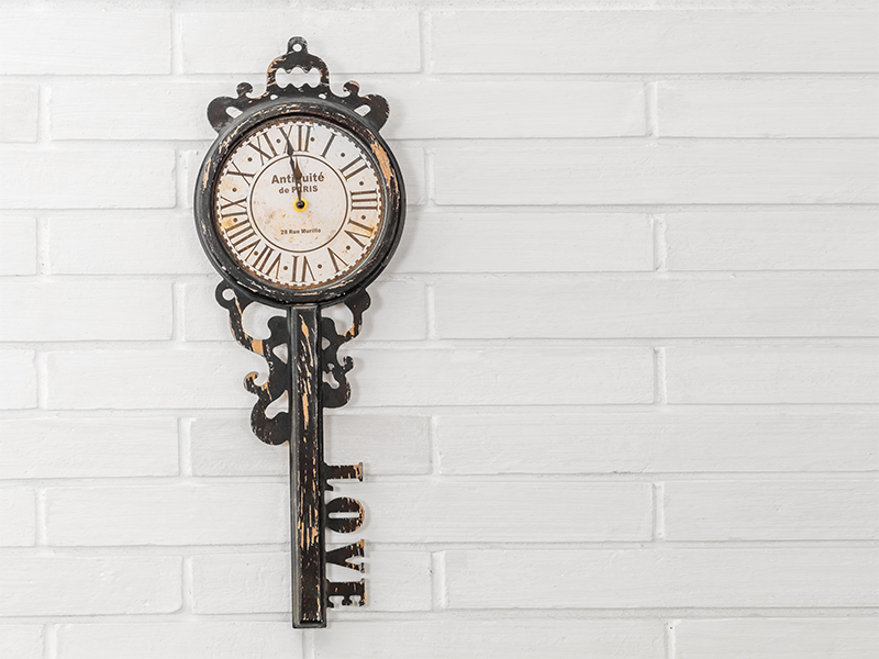 Classic Love Key Wall Clock